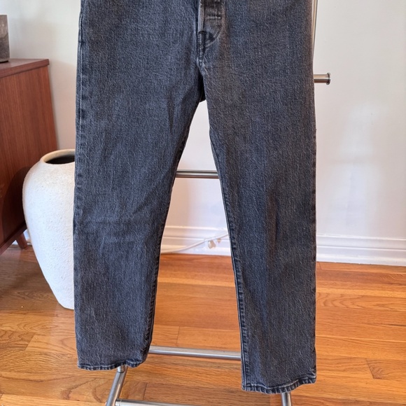 Levi's 501 Crop Stretch Denim - Washed Black - Picture 6 of 7